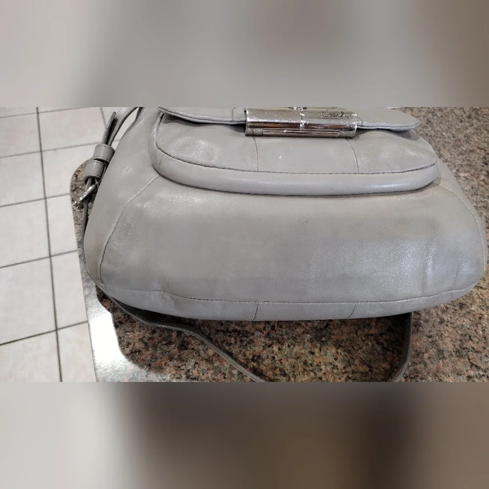 Coach Kristin leather Hobo Shoulder Bag Crossbody Light Grey
